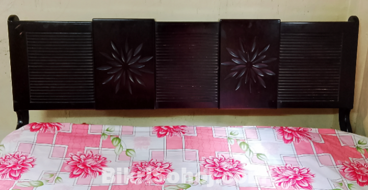 প্লাইউডের তৈরি খাট